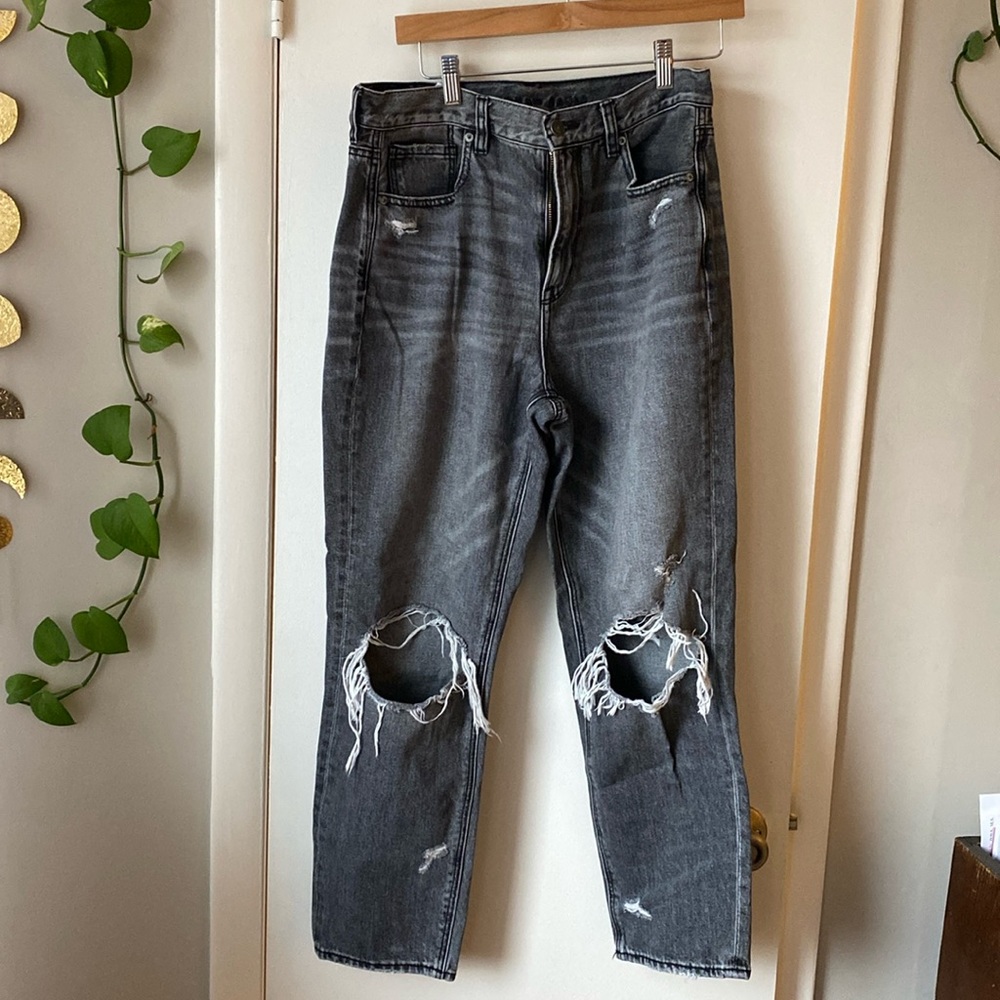 High Rise Distressed Straight Leg Jeans - Size 10